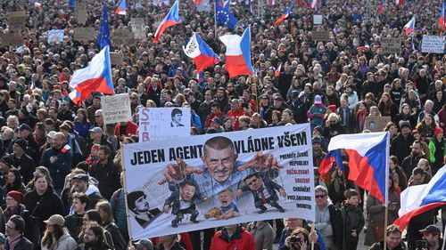 FOTO: Demonstrace Milionu chvilek zaplnila Letnou